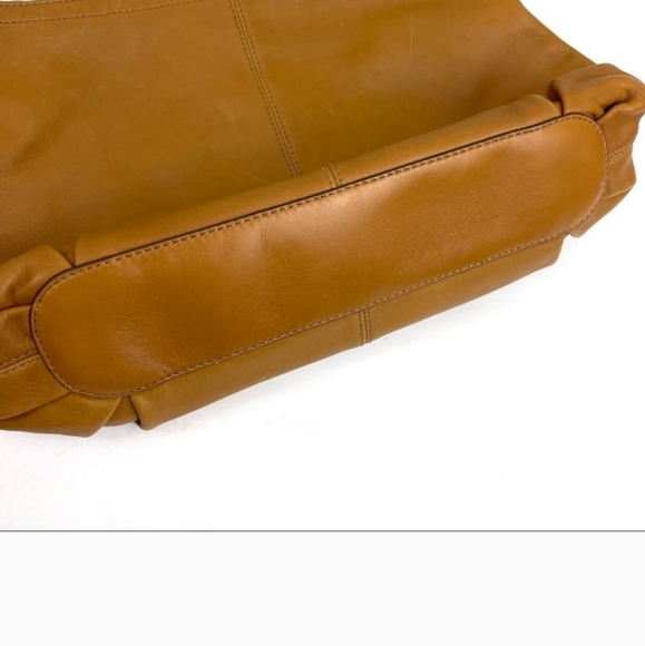 💥Coach Mia Shoulderbag with Smooth Leather and Adjustable Strap💥 # 15729 - Picture 3 of 6